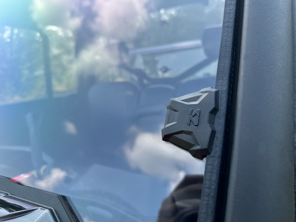 SEIZMIK Windshield - Vented - Defender 50-50235KIT