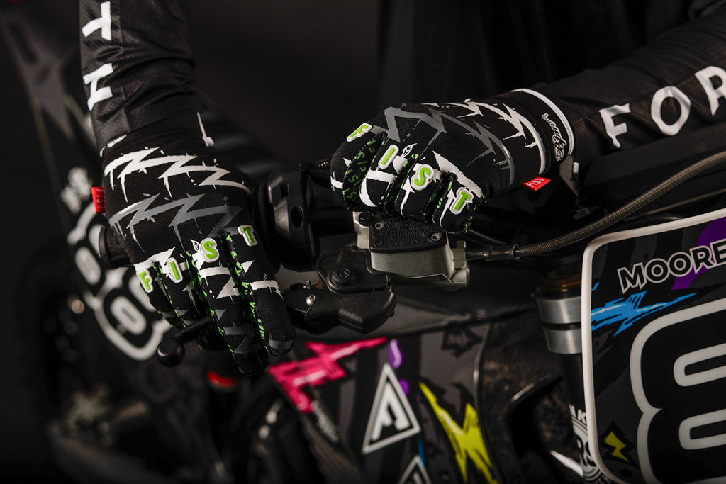 FIST HANDWEAR Strapped Taka Higashino Cali Roll Gloves, 2XS - F-GS-01522-XXS