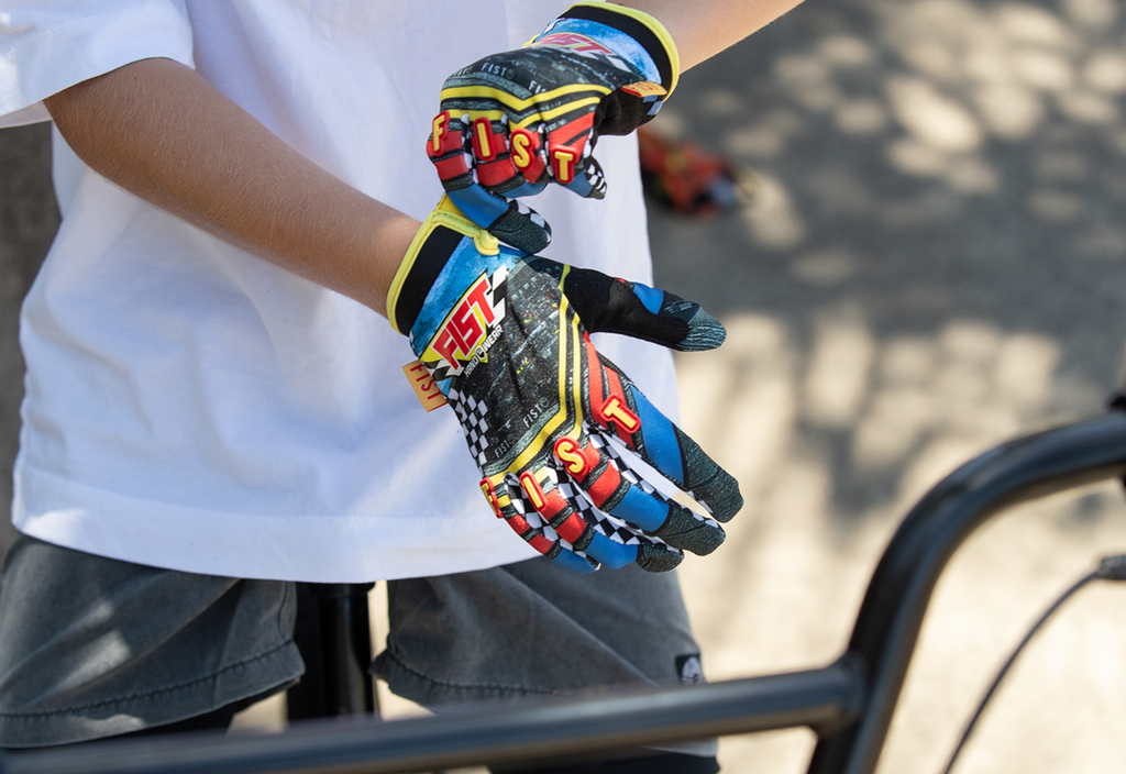 FIST HANDWEAR Youth Strapped Speedway Gloves, Large, F-GSY-01759-L