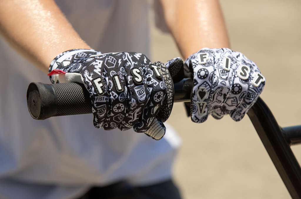 FIST HANDWEAR Lil Fists Strapped R-Willy Ace Gloves, Large, F-GLF-01752-L