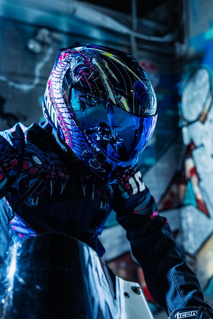 ICON Threshold™ Modular Helmet Synthwave Lazer Cobra Blue Large 0100-2731